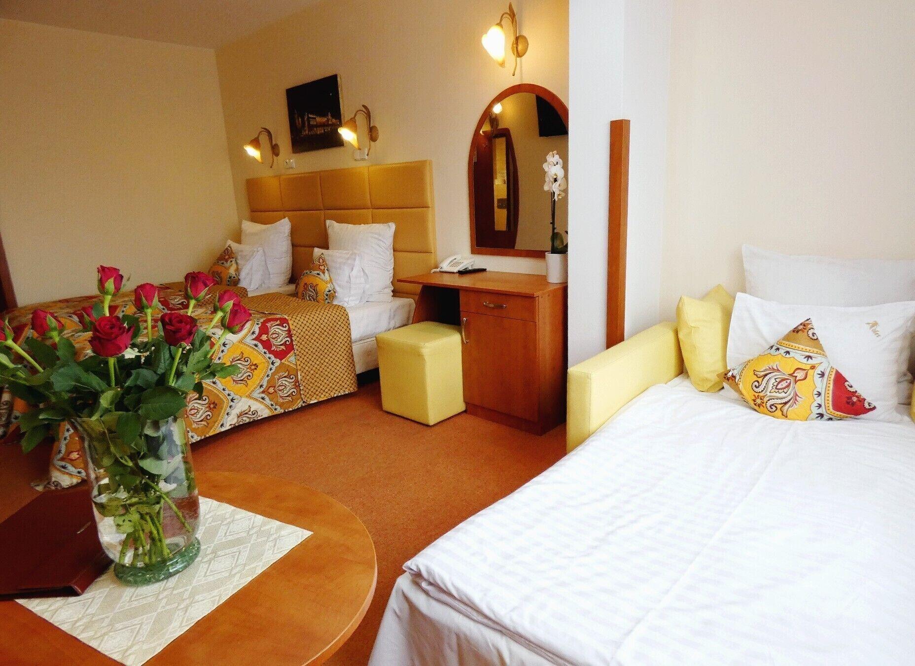 Aparthotel Adler Krakow Exterior photo
