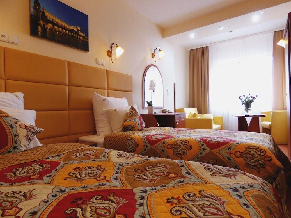 Aparthotel Adler Krakow Exterior photo