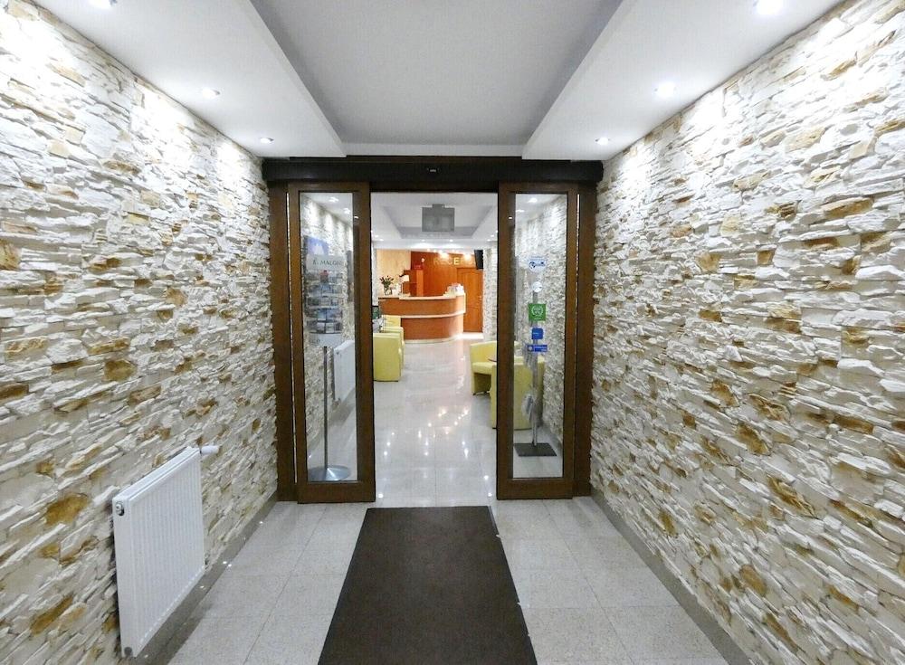 Aparthotel Adler Krakow Exterior photo