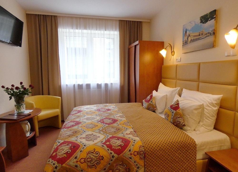 Aparthotel Adler Krakow Exterior photo