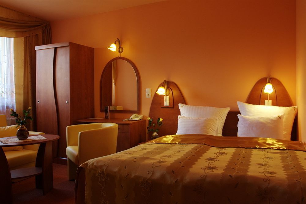 Aparthotel Adler Krakow Exterior photo